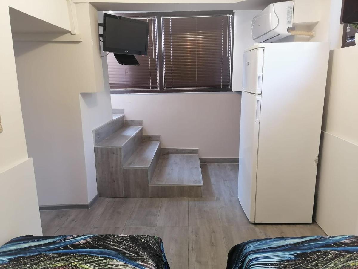 Апартамемт 3 Места С Кухня С Дворче Apartment Vratsa Exterior photo